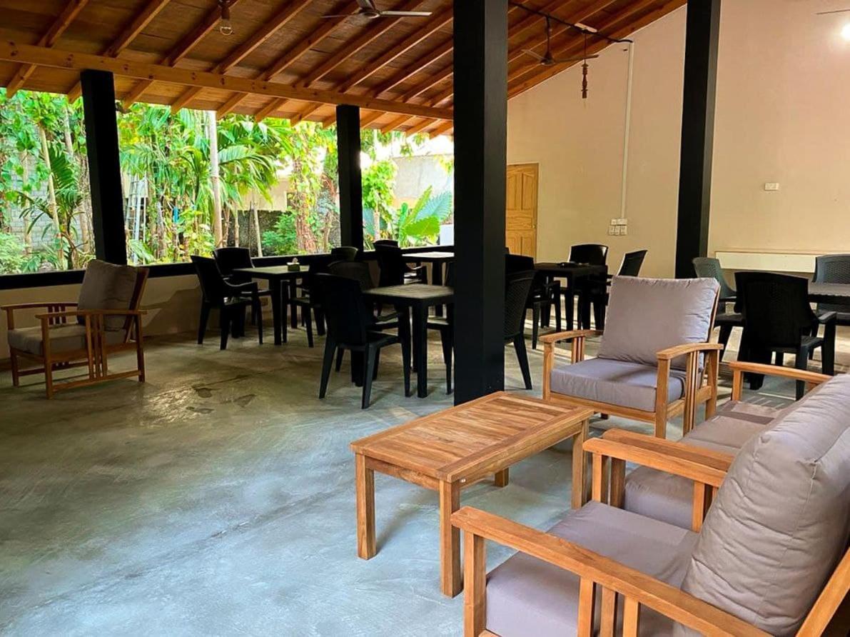 Kingsway Thoddoo Maldives Hotel Exterior photo